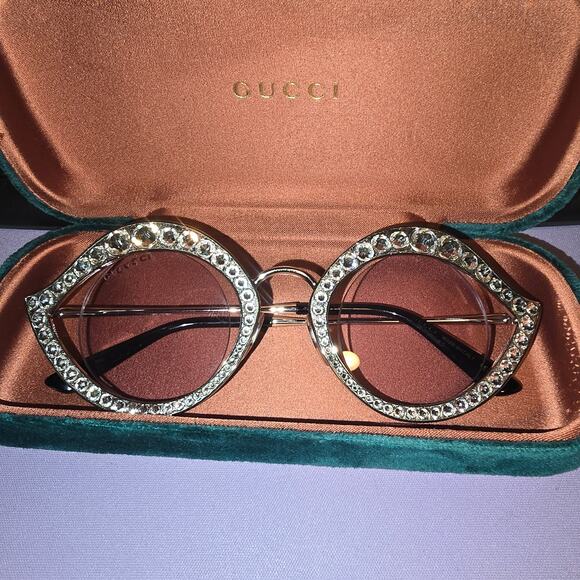 Gucci Crystal Lips Rhinestone Cat Eye Sunglasses Round Lenses Light Lilac main image 9